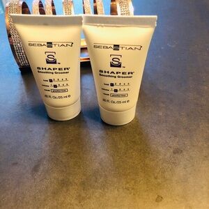 Smoothing groomer for hair